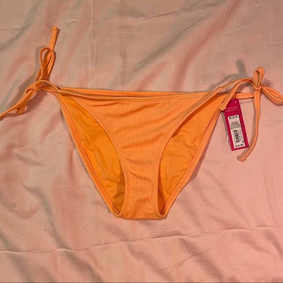 String Bikini Bottom - Picture 1 of 3